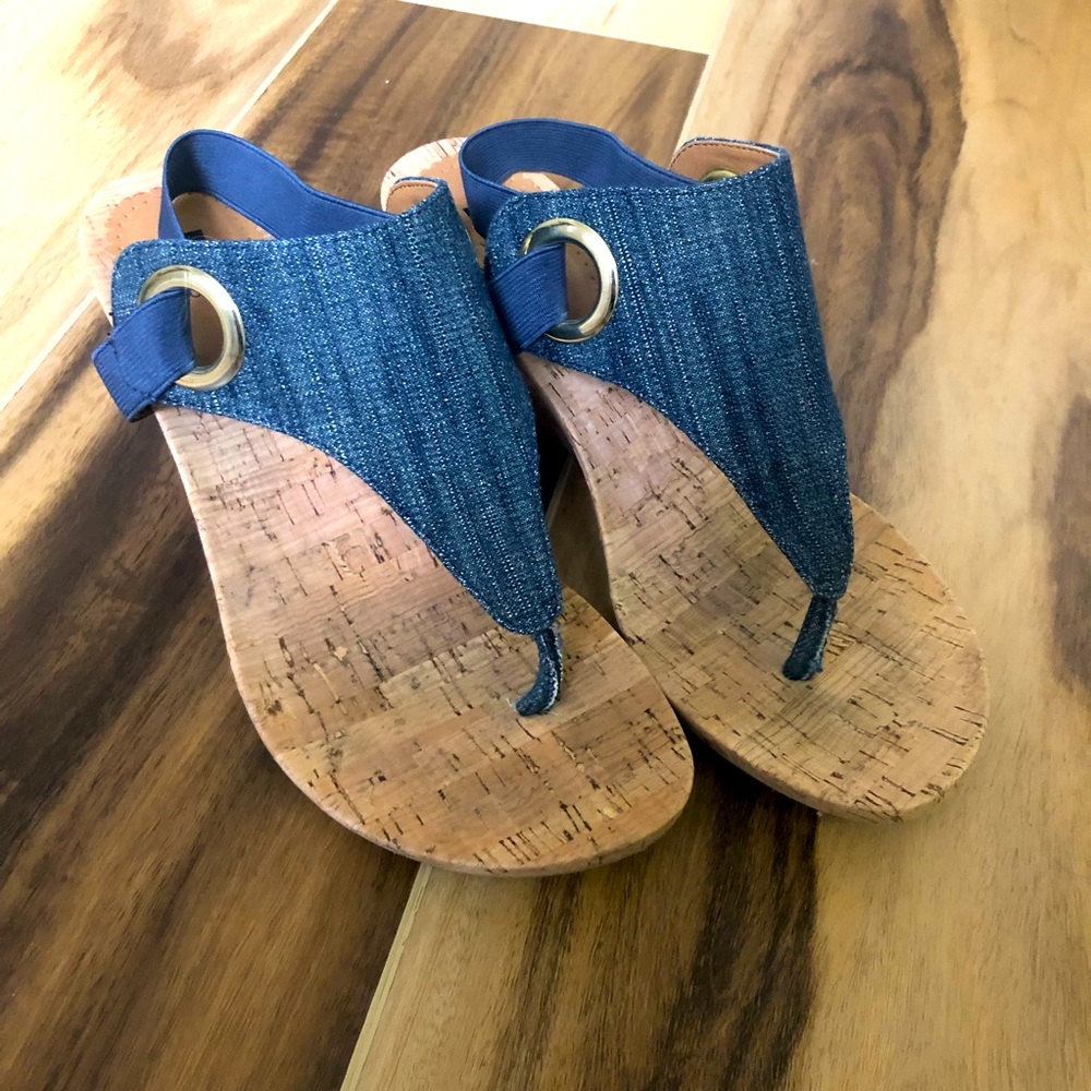 White a mountain sandals